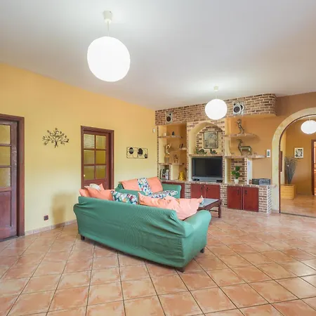 Casa Besan - 6br Private Pool, Terrace & Parking