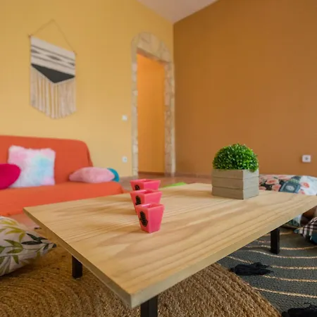 Casa Besan - 6br Private Pool, Terrace & Parking Villa